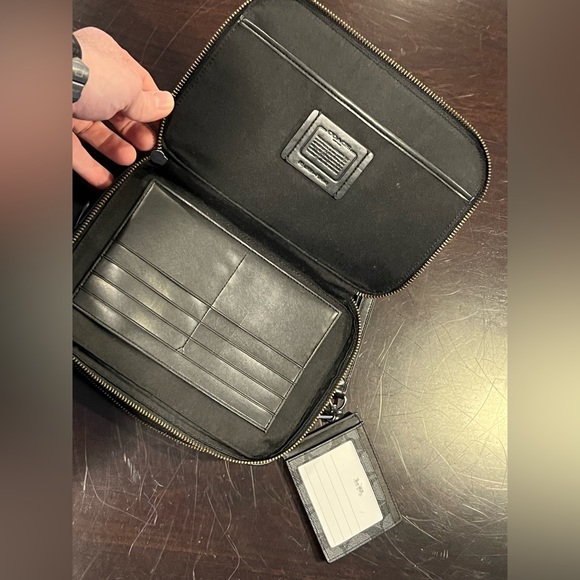 Coach Wristlet & Wallet Pre-Owned - Picture 3 of 6